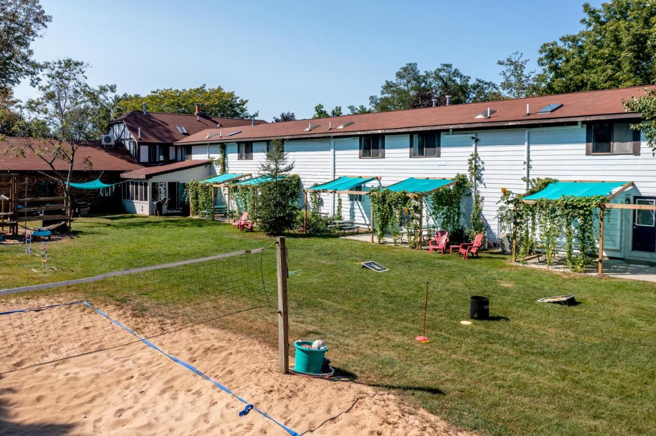 Hop & Vine Inn Fennville Exterior foto